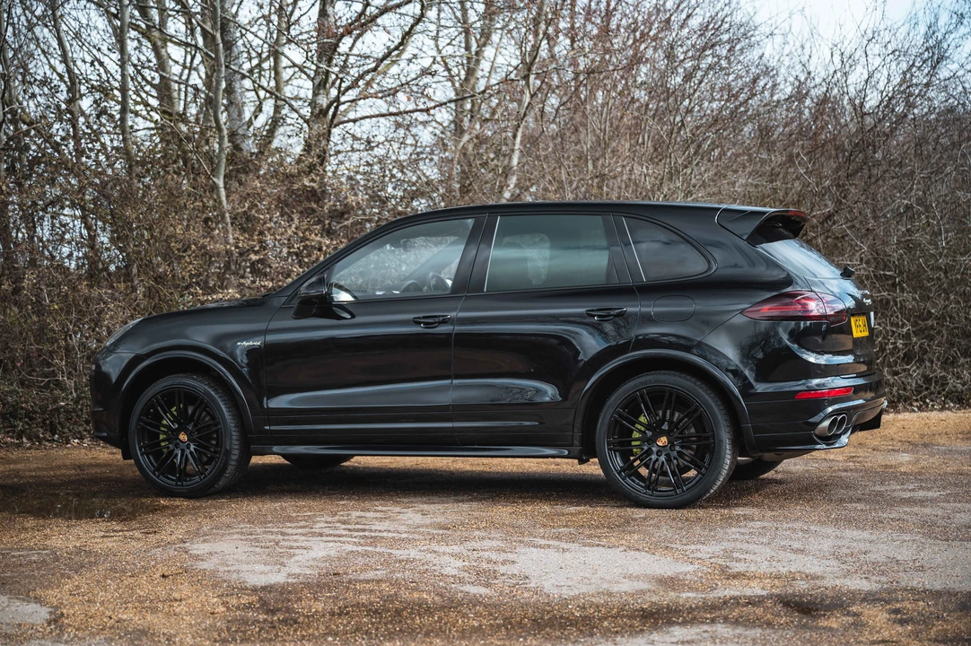 2015 Porsche 958 Cayenne S - Image 15 of 31