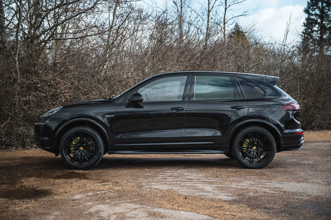 2015 Porsche 958 Cayenne S - Image 9 of 31