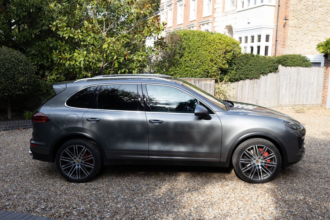 2015 Porsche 955/957 Cayenne Turbo - Image 13 of 31