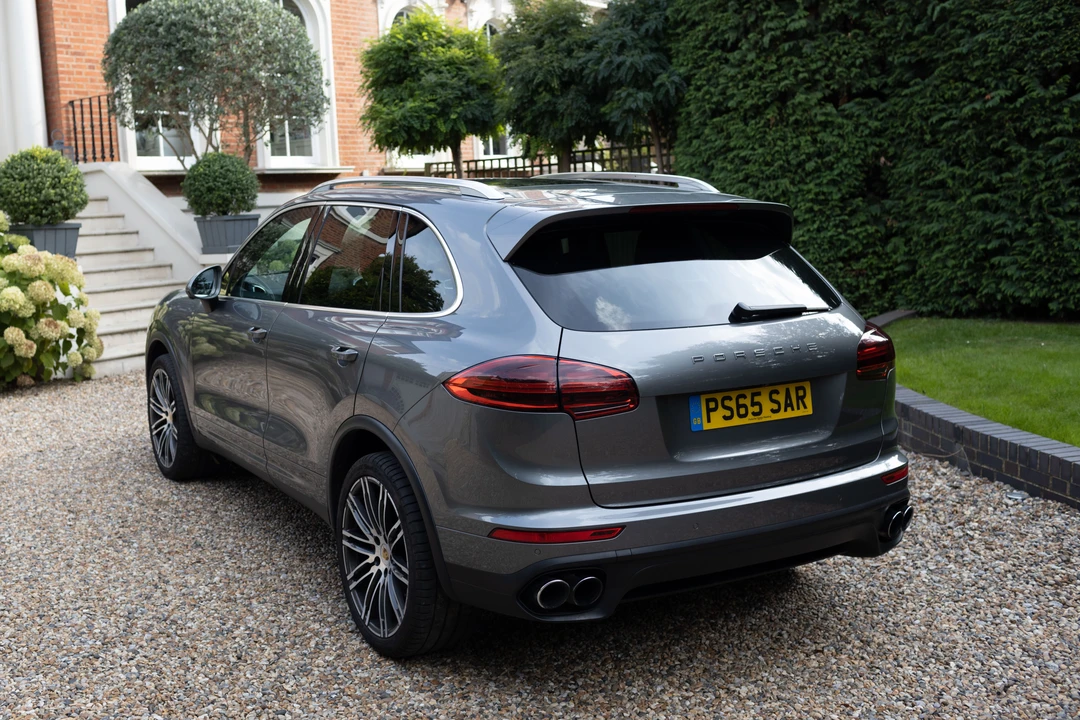 2015 Porsche 955/957 Cayenne Turbo - Image 16 of 31