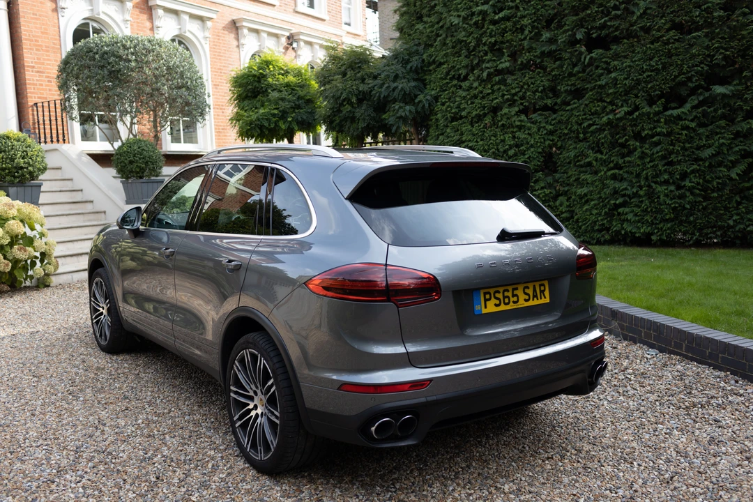 2015 Porsche 955/957 Cayenne Turbo - Image 8 of 31