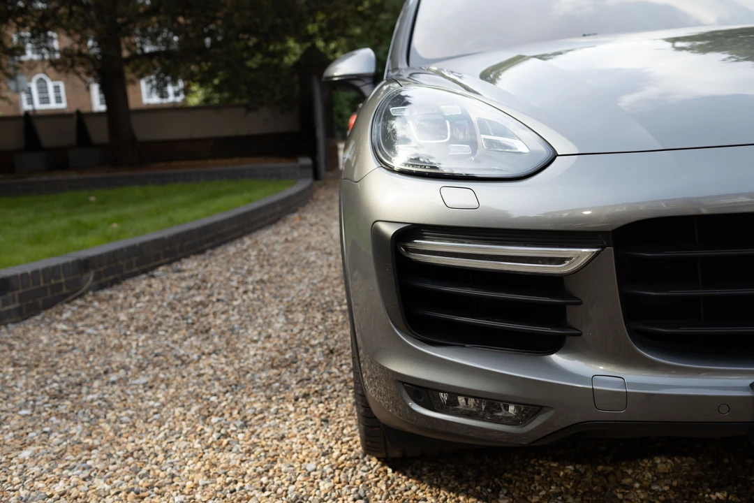 2015 Porsche 955/957 Cayenne Turbo - Image 20 of 31
