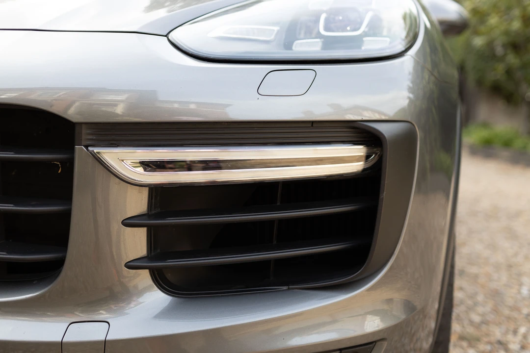 2015 Porsche 955/957 Cayenne Turbo - Image 26 of 31
