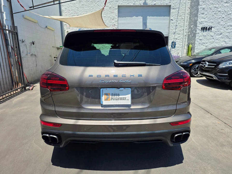 2015 Porsche 958 Cayenne - Image 4 of 31