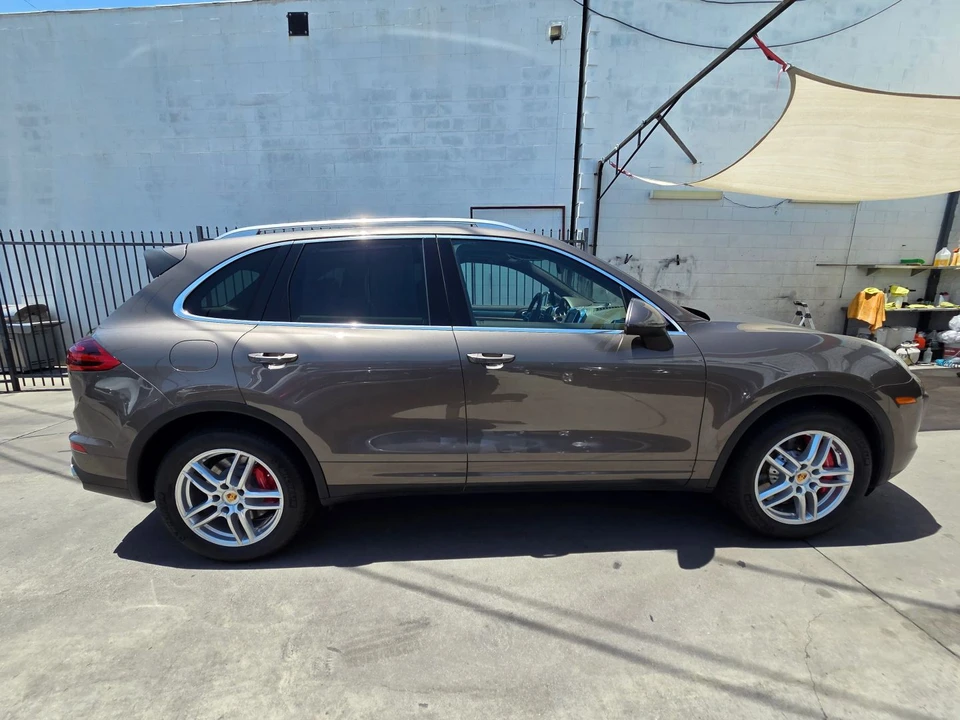 2015 Porsche 958 Cayenne - Image 2 of 31
