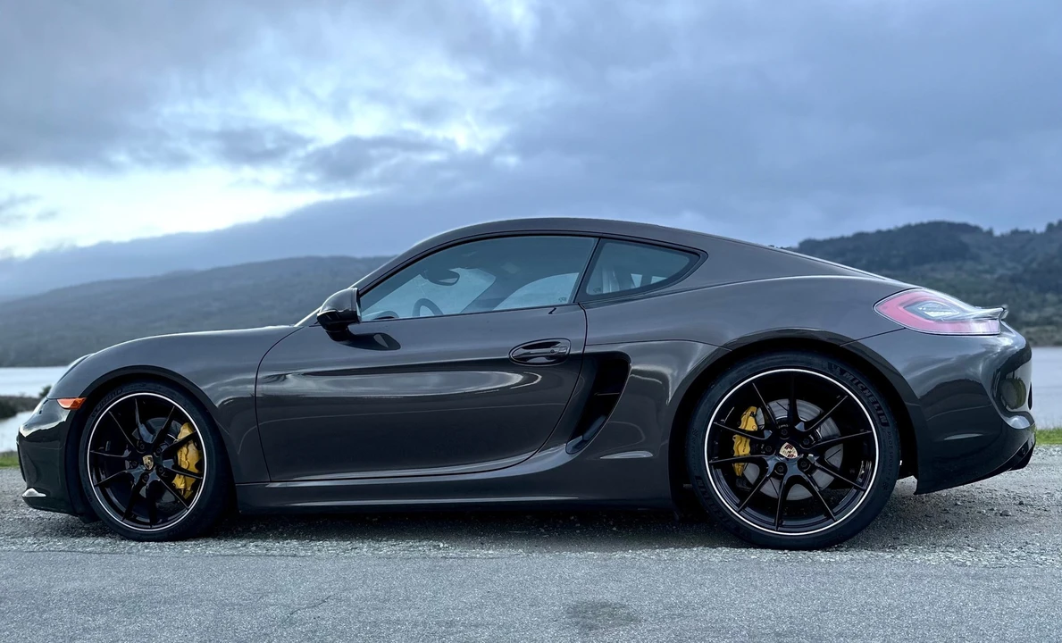 2015 Porsche 981 Cayman GTS - Image 2 of 14