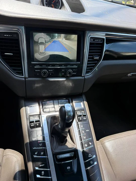 2015 Porsche Macan S - Image 14 of 21