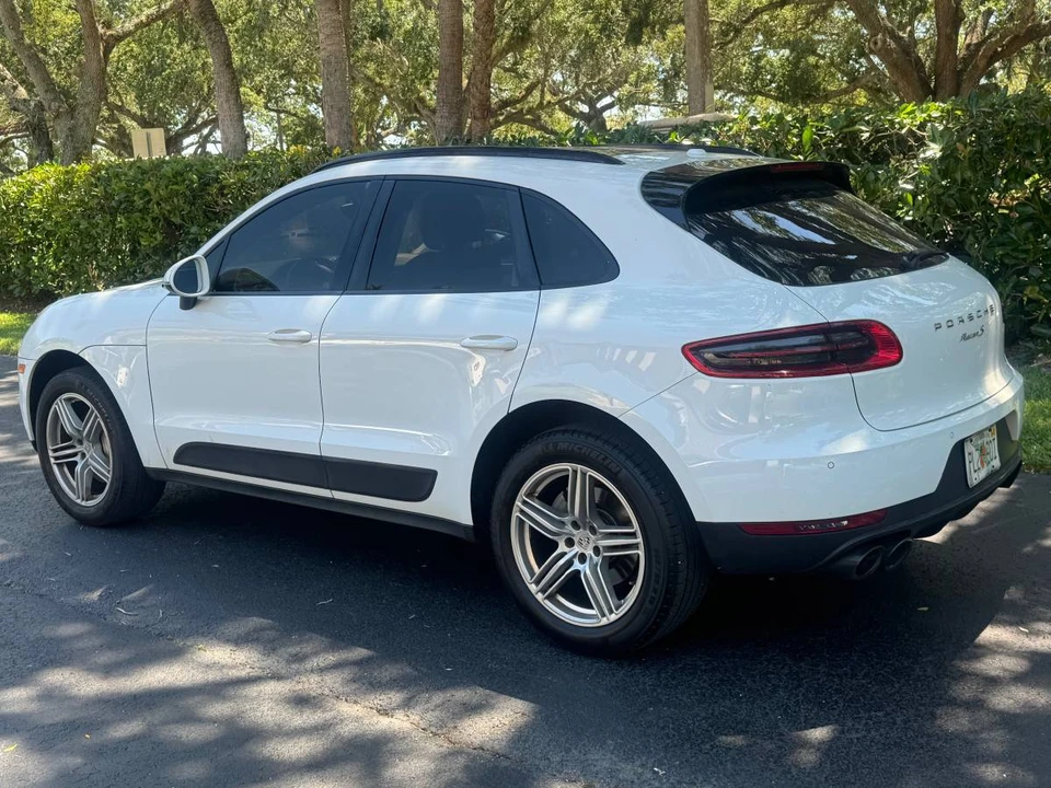 2015 Porsche Macan S - Image 2 of 9