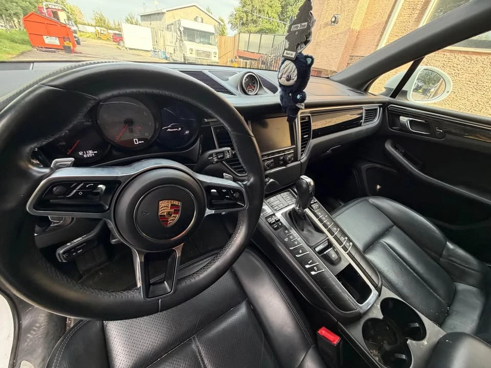 2015 Porsche Macan S - Image 8 of 20