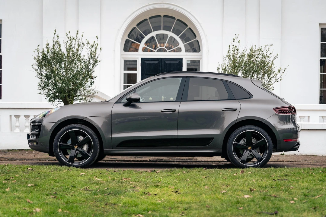 2015 Porsche Macan S - Image 17 of 31