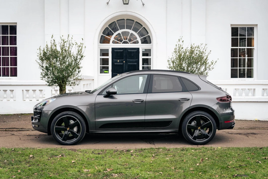 2015 Porsche Macan S - Image 18 of 31