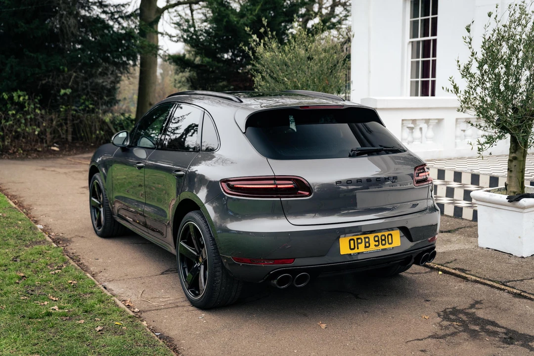 2015 Porsche Macan S - Image 8 of 31