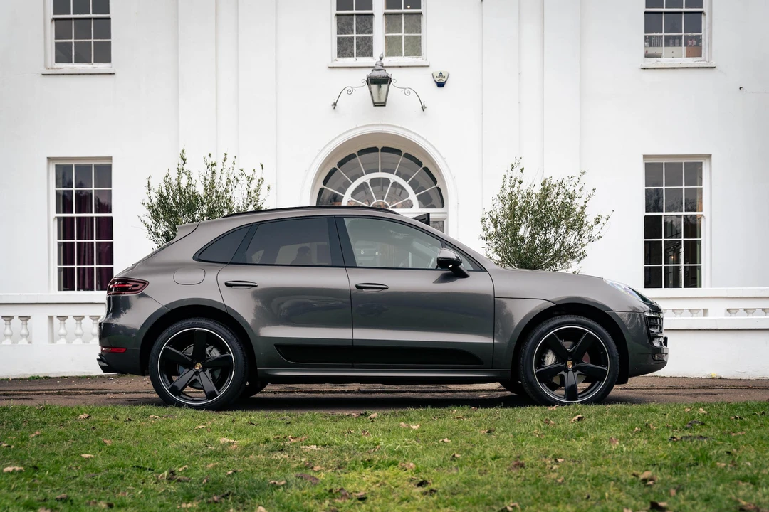 2015 Porsche Macan S - Image 14 of 31