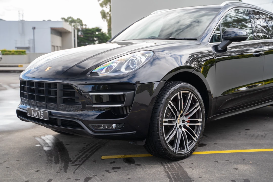 2015 Porsche Macan Turbo - Image 12 of 31