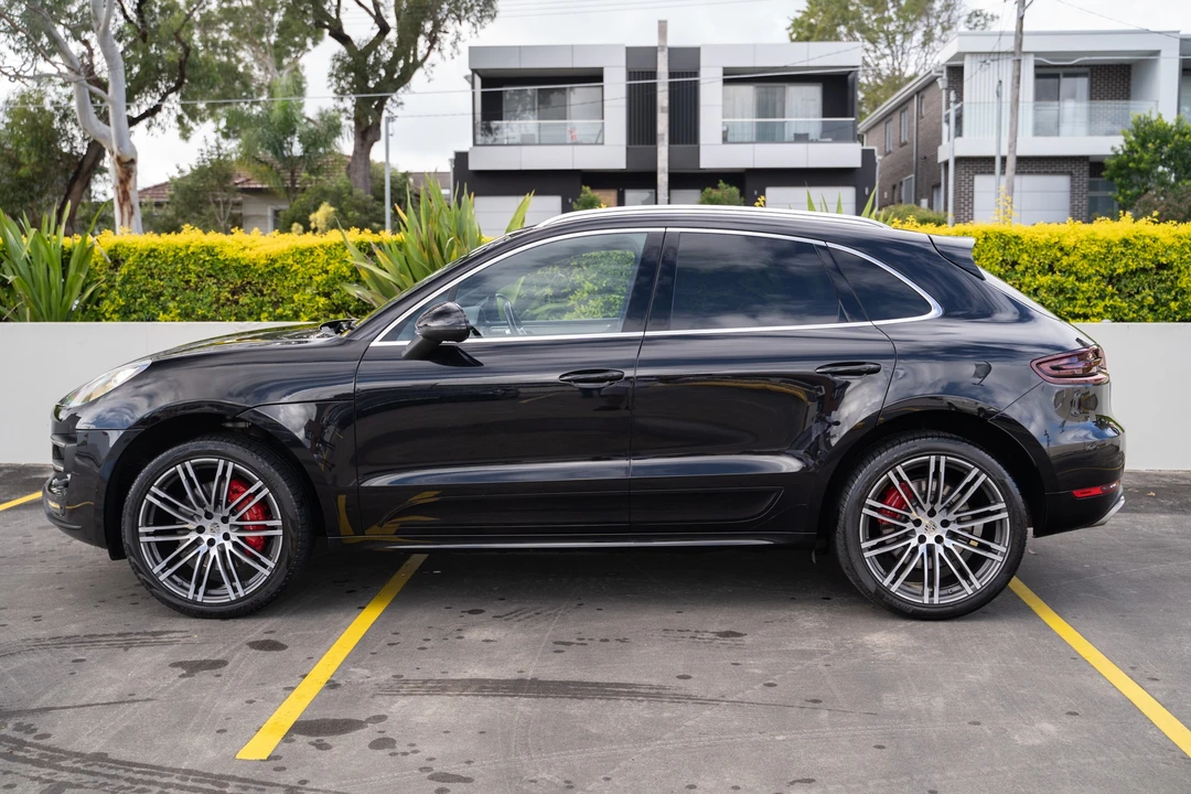 2015 Porsche Macan Turbo - Image 4 of 31
