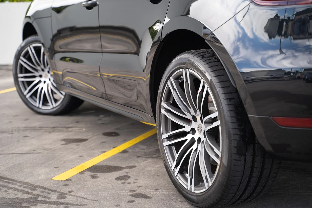 2015 Porsche Macan Turbo - Image 23 of 31