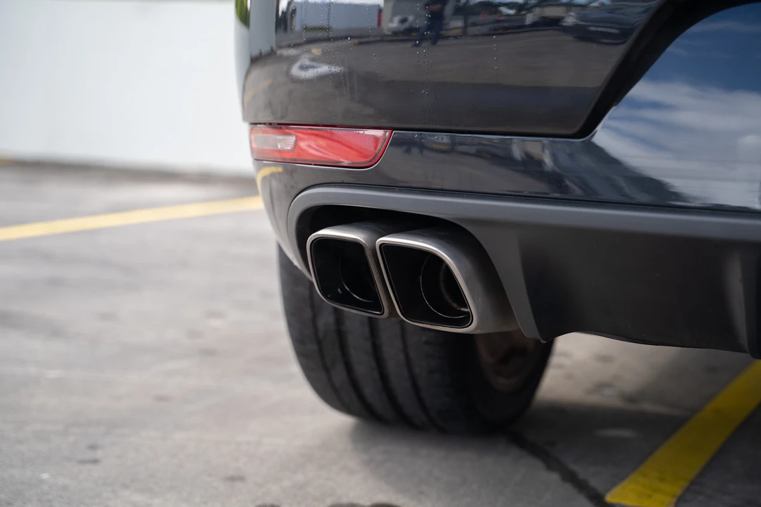 2015 Porsche Macan Turbo - Image 28 of 31