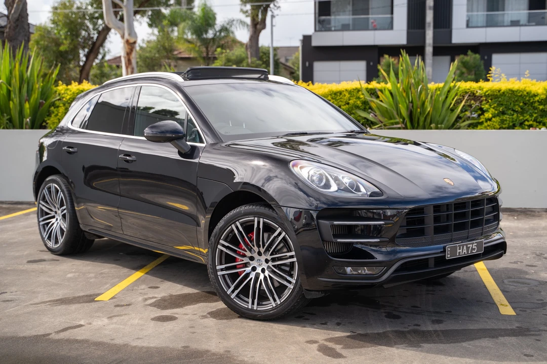 2015 Porsche Macan Turbo - Image 6 of 31