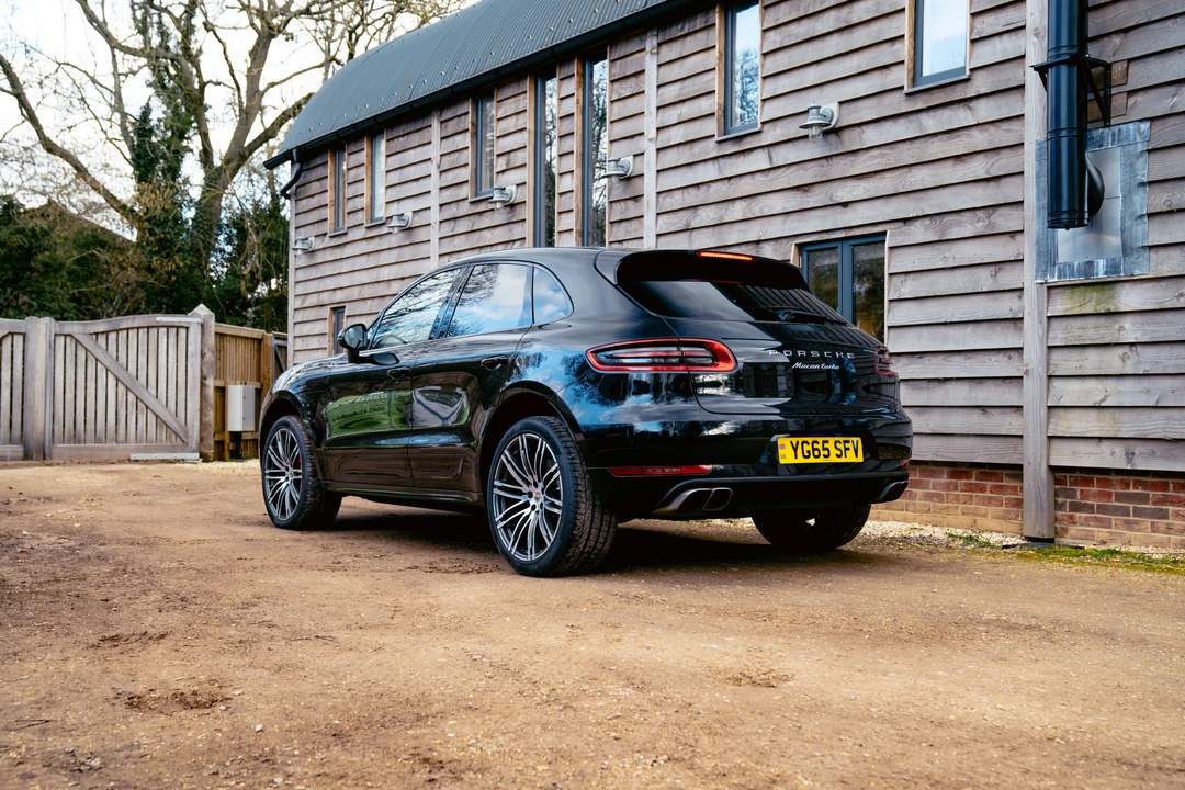 2015 Porsche Macan Turbo - Image 13 of 31