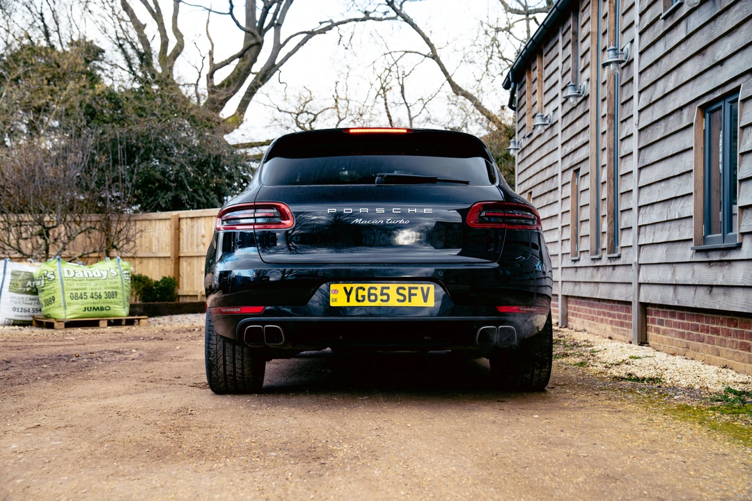 2015 Porsche Macan Turbo - Image 14 of 31