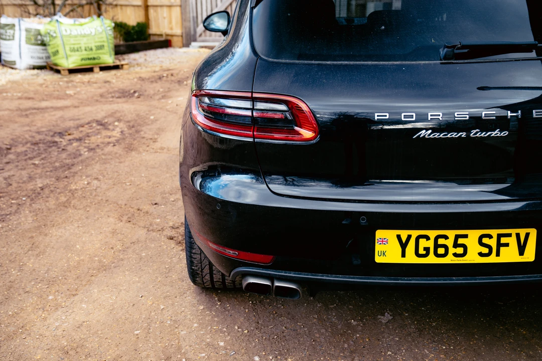 2015 Porsche Macan Turbo - Image 27 of 31