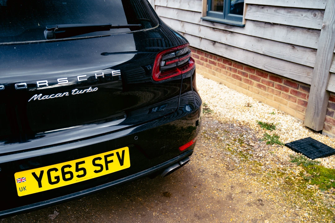 2015 Porsche Macan Turbo - Image 28 of 31
