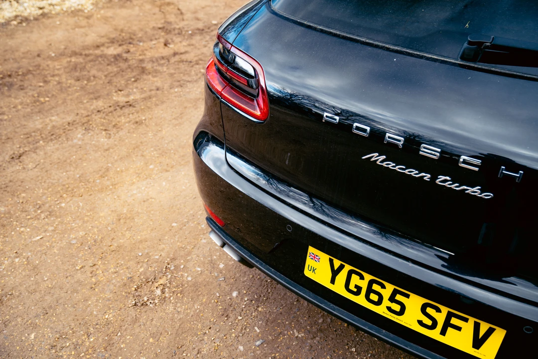 2015 Porsche Macan Turbo - Image 29 of 31