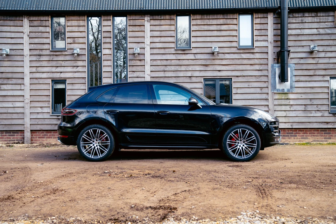 2015 Porsche Macan Turbo - Image 9 of 31