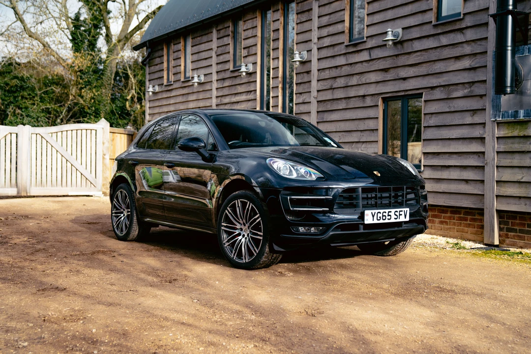 2015 Porsche Macan Turbo - Image 16 of 31
