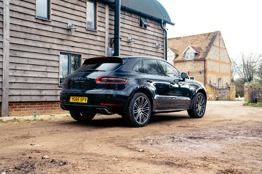 2015 Porsche Macan Turbo - Image 15 of 31