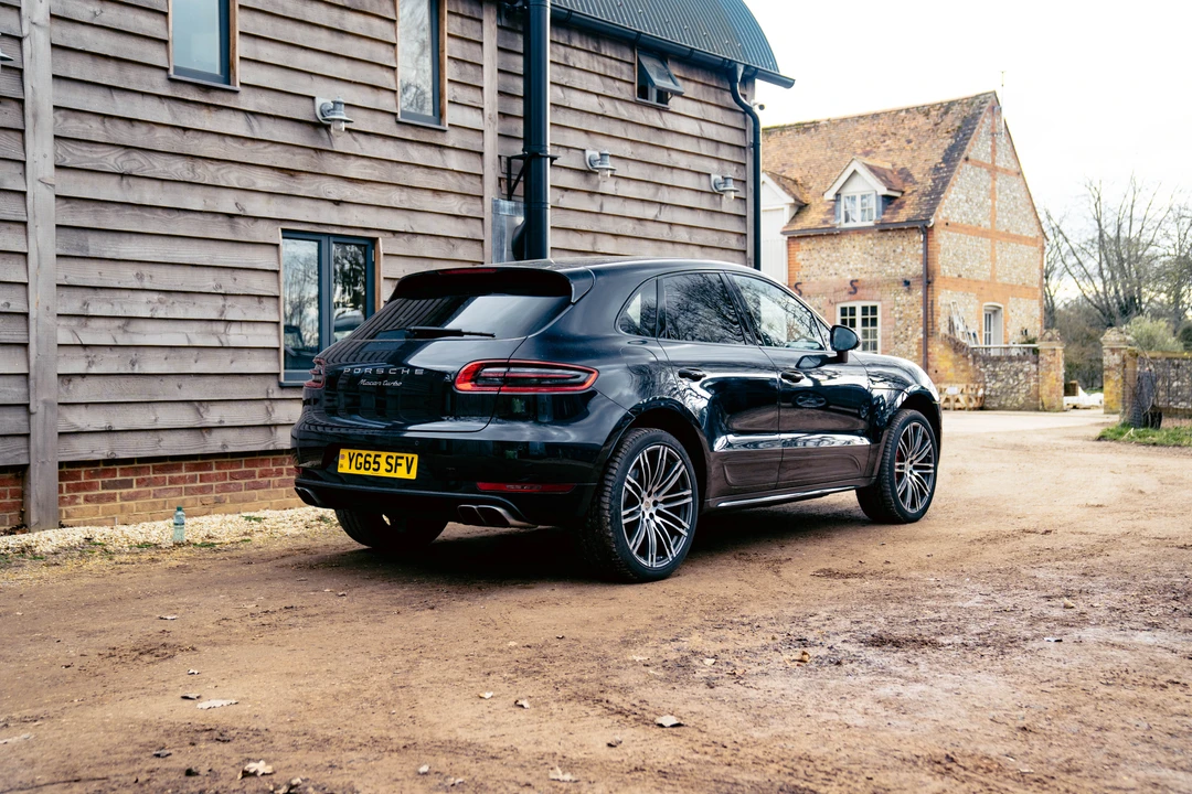 2015 Porsche Macan Turbo - Image 8 of 31