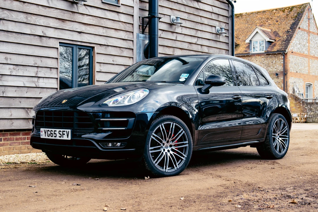 2015 Porsche Macan Turbo - Image 2 of 31
