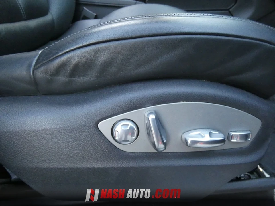2015 Porsche Macan - Image 26 of 31