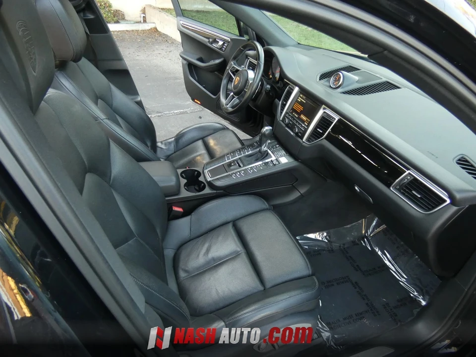 2015 Porsche Macan - Image 22 of 31