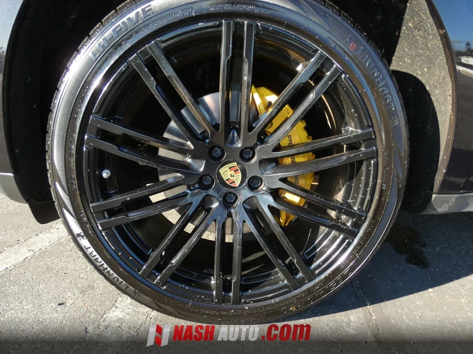 2015 Porsche Macan - Image 17 of 31
