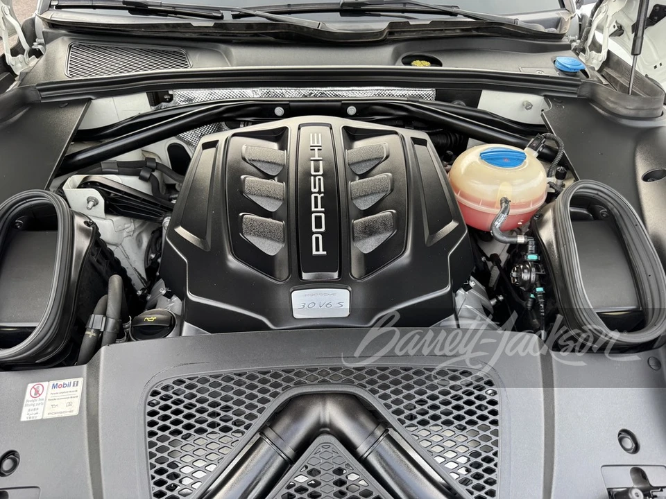2015 Porsche Macan - Image 4 of 17
