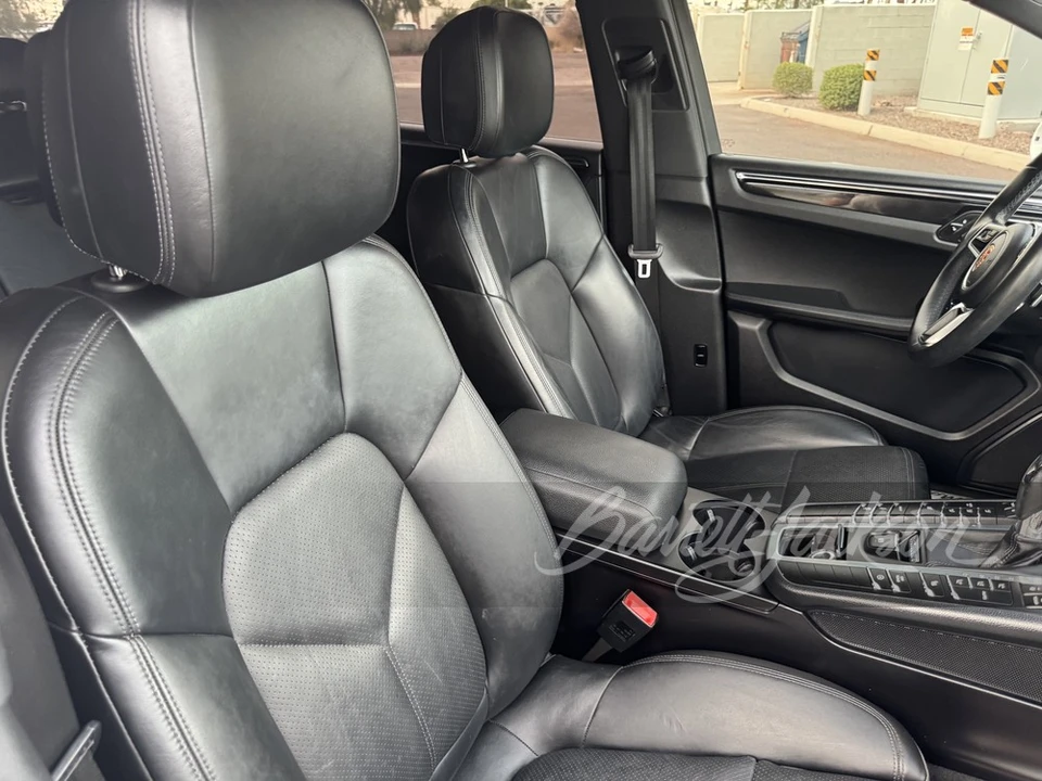 2015 Porsche Macan - Image 10 of 17