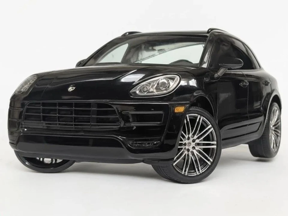 2015 Porsche Macan - Image 8 of 16