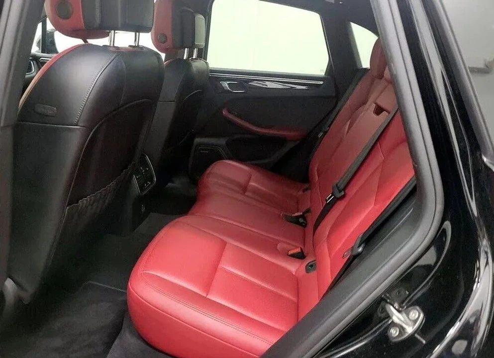 2015 Porsche Macan - Image 13 of 16