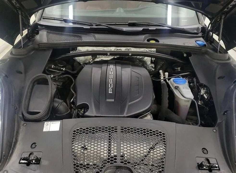 2015 Porsche Macan - Image 16 of 16