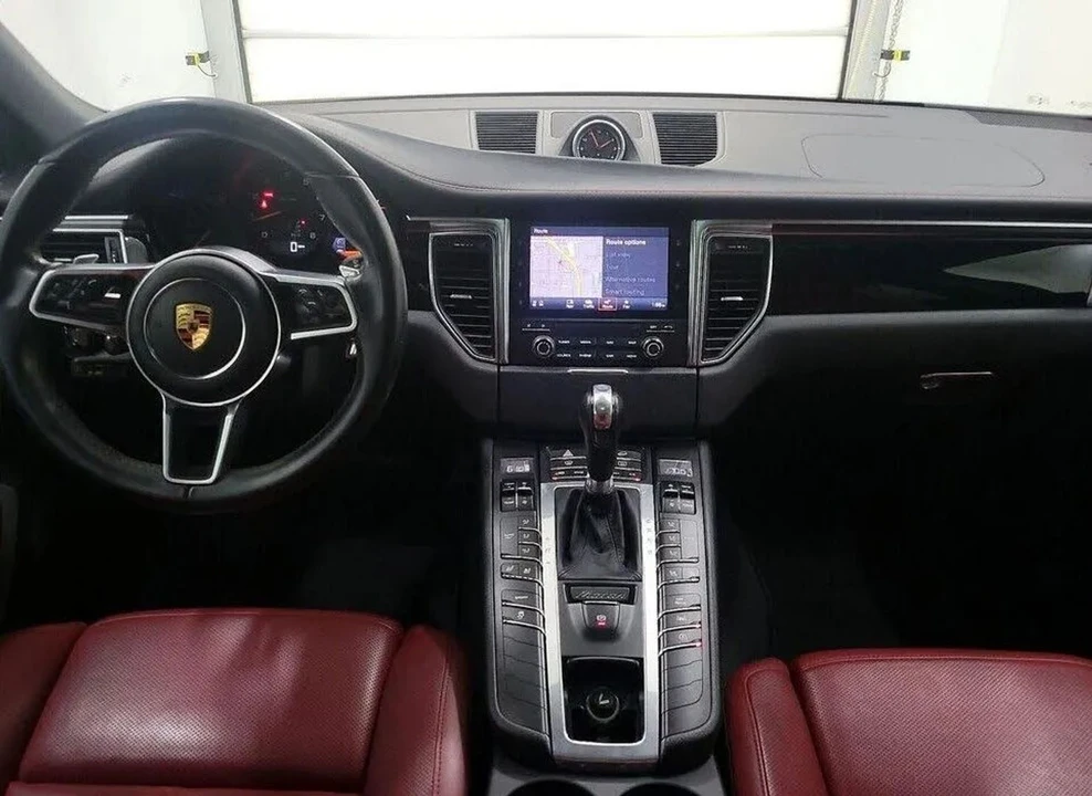 2015 Porsche Macan - Image 12 of 16