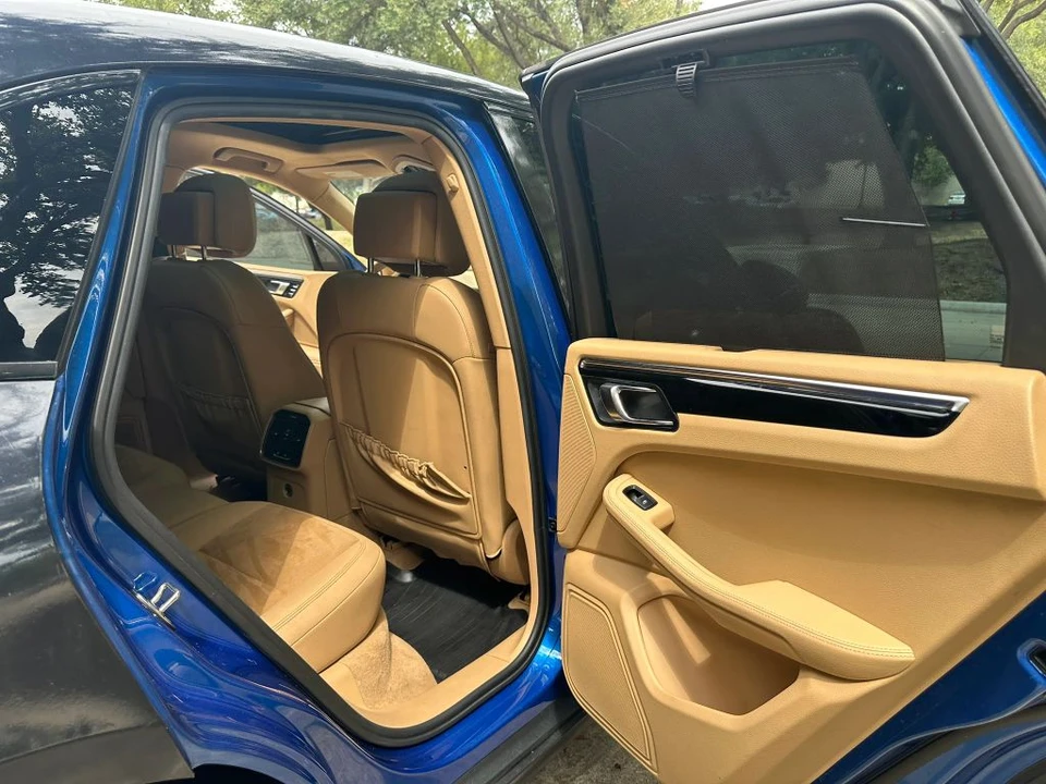 2015 Porsche Macan - Image 27 of 31