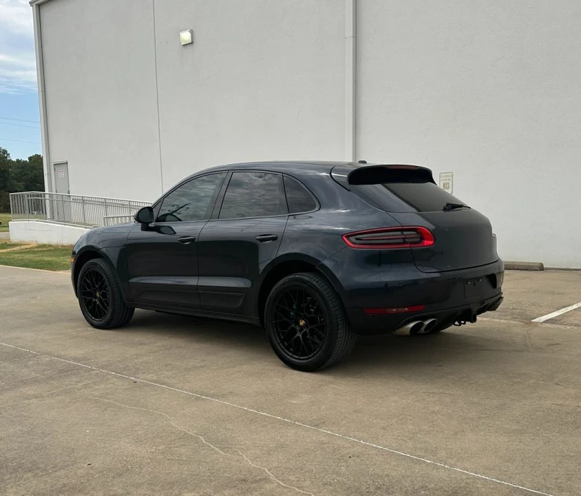 2015 Porsche Macan - Image 10 of 31