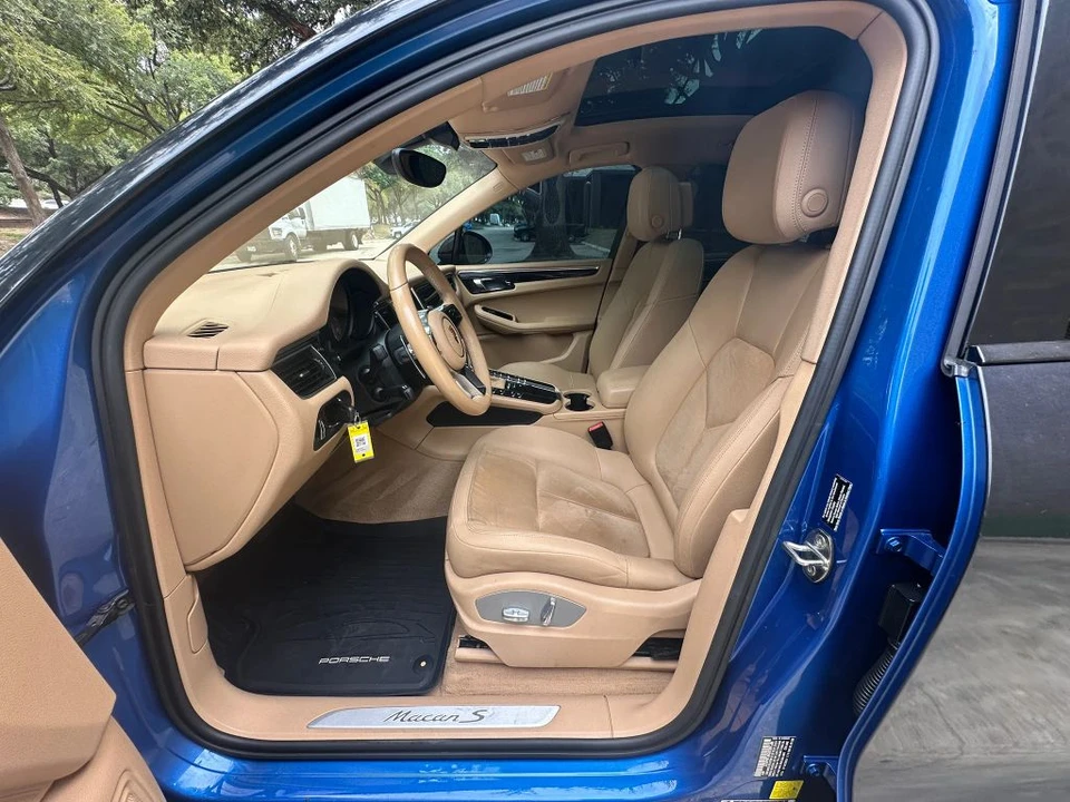 2015 Porsche Macan - Image 13 of 31