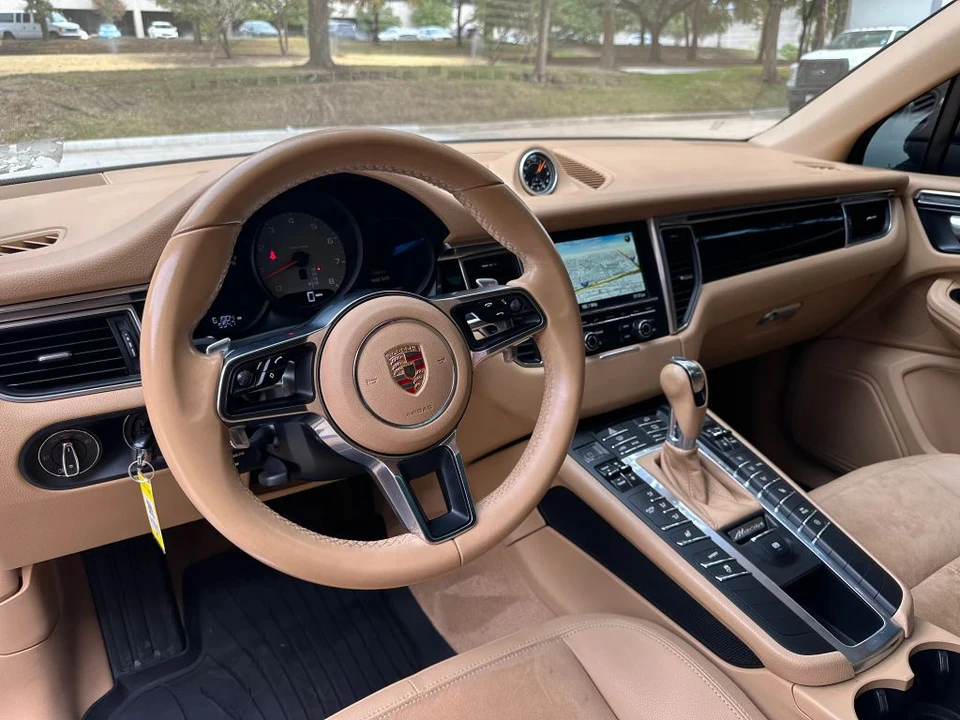2015 Porsche Macan - Image 20 of 31