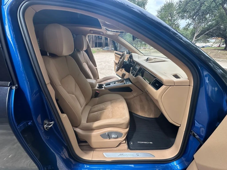 2015 Porsche Macan - Image 30 of 31