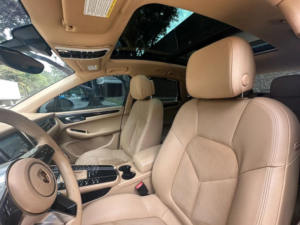 2015 Porsche Macan - Image 22 of 31
