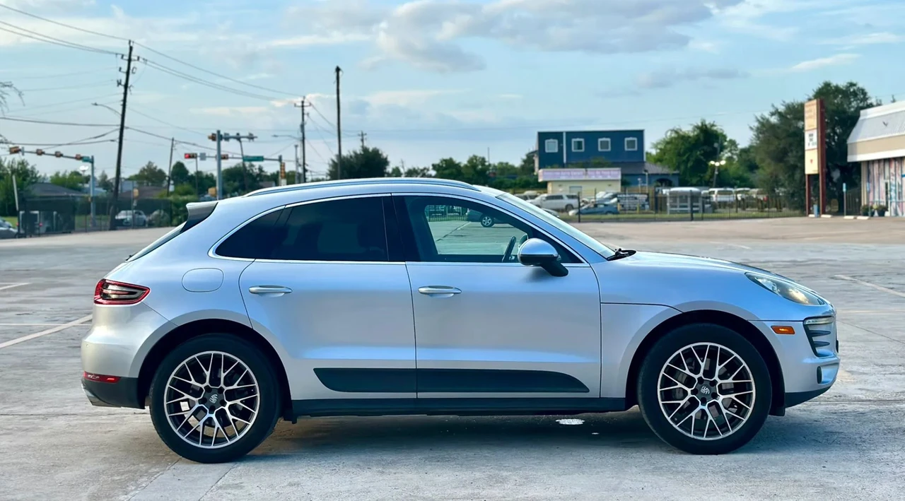 2015 Porsche Macan - Image 8 of 31