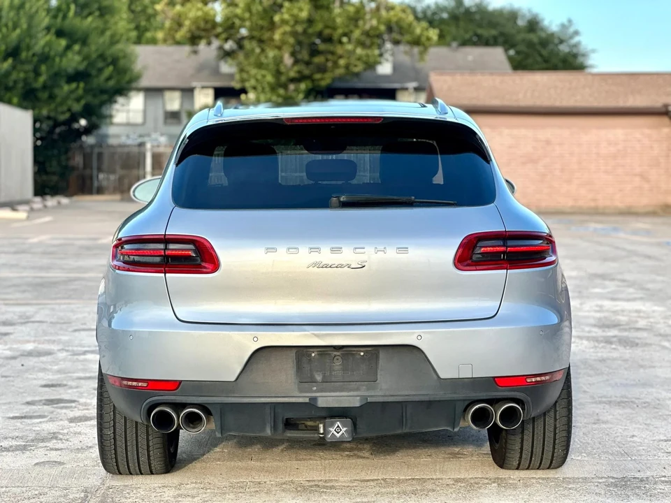 2015 Porsche Macan - Image 26 of 31