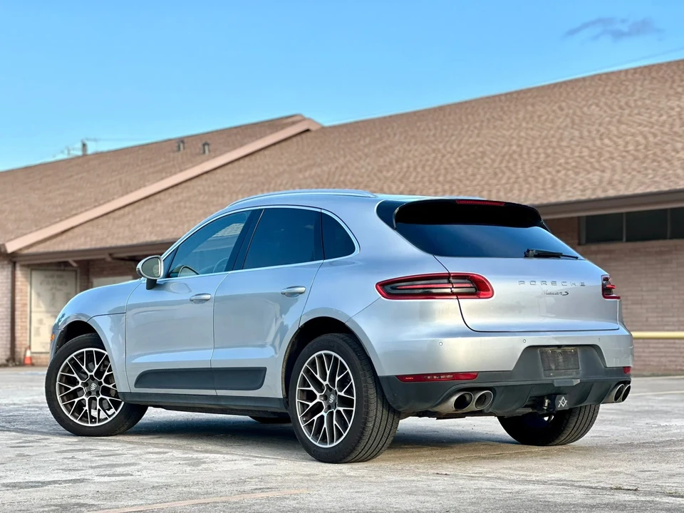 2015 Porsche Macan - Image 24 of 31
